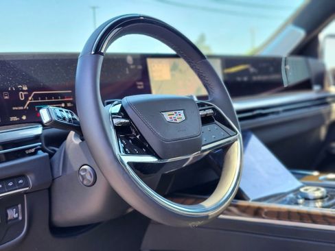 Certified 2026 Cadillac Escalade Platinum Sport w/ LPO, Floor Liner Package AWD/4WD image 19