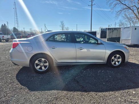 Used 2016 Chevrolet Malibu LT image 3