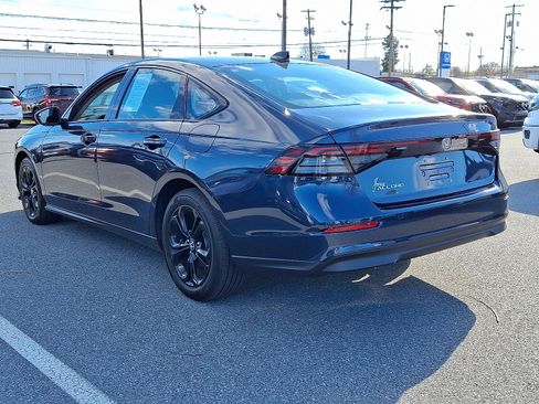 Certified 2025 Honda Accord SE image 4