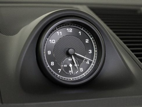 Used 2025 Porsche Macan image 24