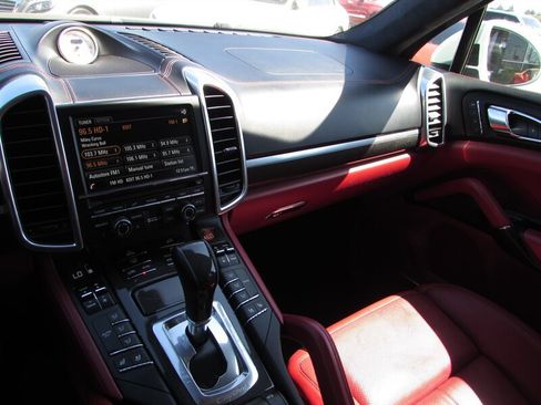 Used 2016 Porsche Cayenne GTS AWD/4WD image 15