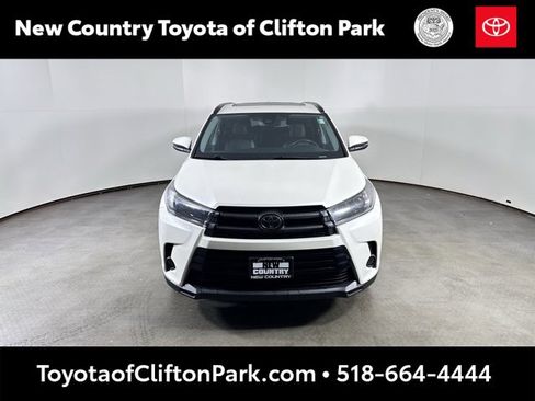 Used 2019 Toyota Highlander SE image 8