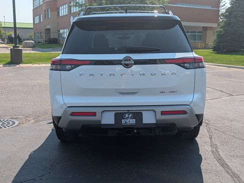 Used 2023 Nissan Pathfinder SL w/ SL Premium Package AWD/4WD image 4