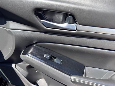 Used 2023 Nissan Altima 2.5 SV AWD/4WD image 29