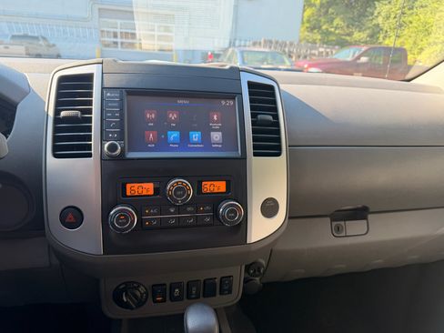 Certified 2021 Nissan Frontier SV AWD/4WD image 11