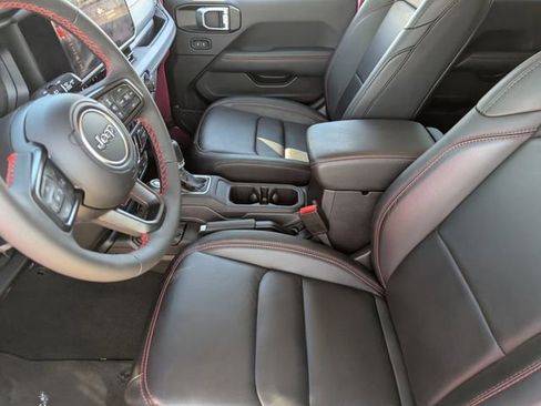 Used 2024 Jeep Wrangler Rubicon w/ Technology Group image 20