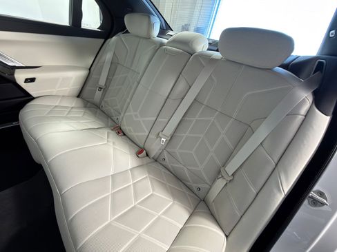 Used 2025 BMW 760i xDrive 760i xDrive w/ Premium Package image 28