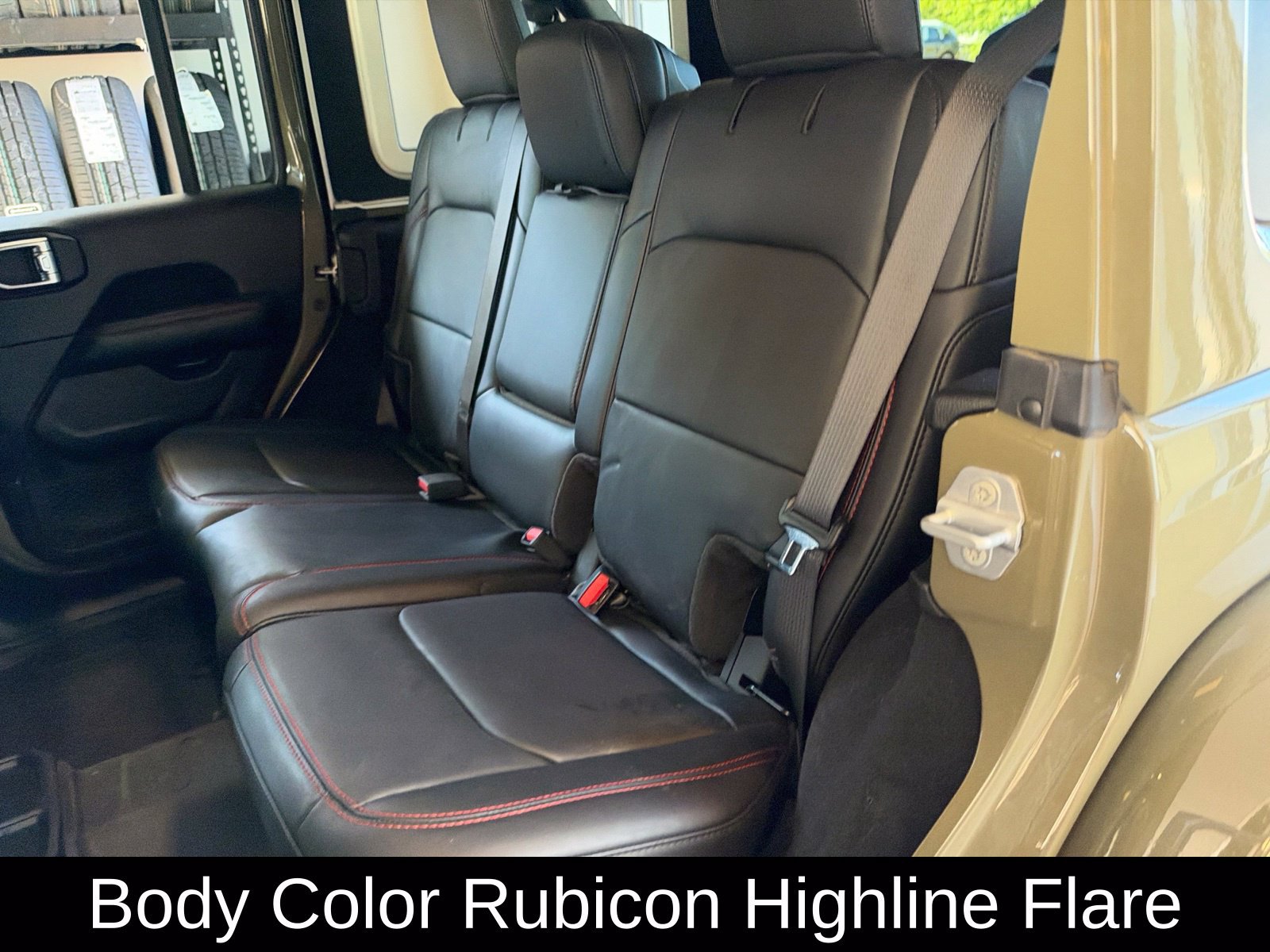 Used 2025 Jeep Wrangler Unlimited Rubicon AWD/4WD image 30