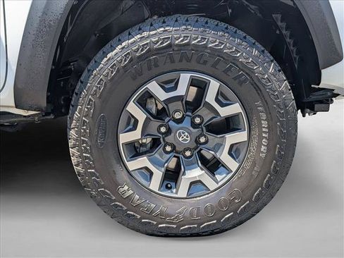 Used 2023 Toyota Tacoma TRD Off-Road w/ Advanced Technology Package AWD/4WD image 23