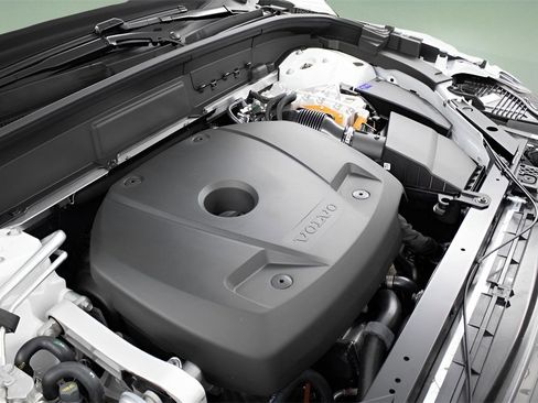 New 2025 Volvo XC60 T8 Plus w/ Protection Package Premier image 12