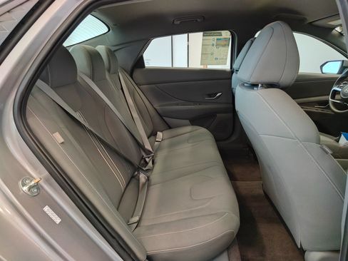 Used 2024 Hyundai Elantra SEL FWD image 13