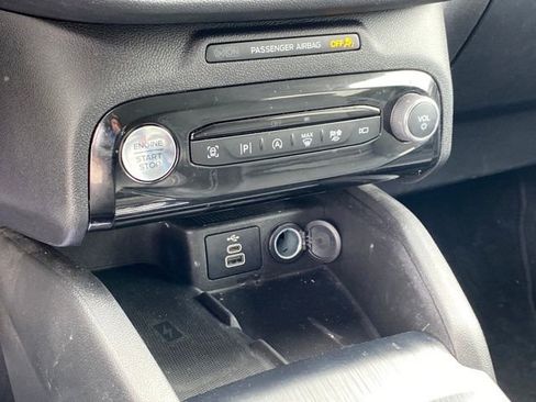 Used 2024 Ford Escape Platinum image 12