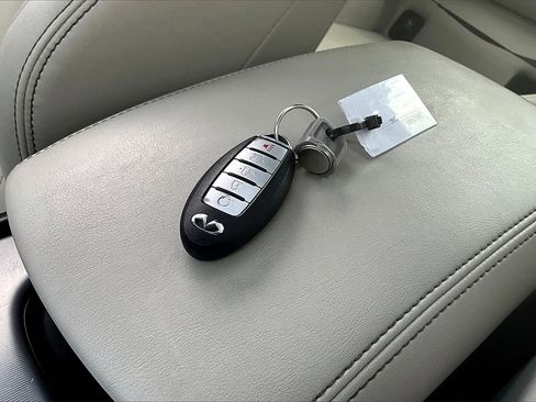 Used 2017 INFINITI Q60 w/ Premium Plus Package 3.0T image 10