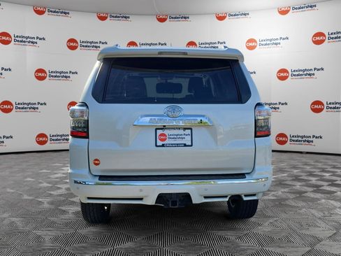 Used 2017 Toyota 4Runner Limited AWD/4WD image 6