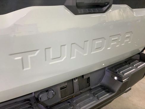 Used 2025 Toyota Tundra SR5 w/ SR5 Premium Package AWD/4WD image 11