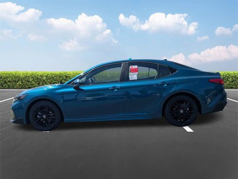 New 2026 Toyota Camry SE w/ Convenience Package FWD image 7