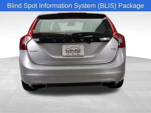 Used 2016 Volvo V60 T5 Premier w/ Convenience Package image 5