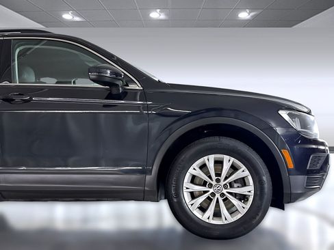 Used 2019 Volkswagen Tiguan SE AWD/4WD image 35