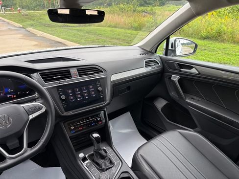 Used 2024 Volkswagen Tiguan SE AWD/4WD image 53