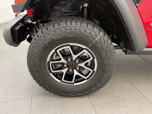 New 2025 Jeep Gladiator Rubicon w/ Convenience Group image 7