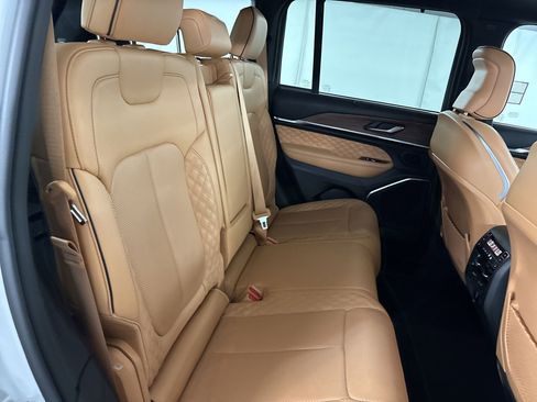 Used 2023 Jeep Grand Cherokee Summit w/ Adv Protech Group IV AWD/4WD image 30