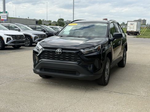 Used 2025 Toyota RAV4 LE image 16