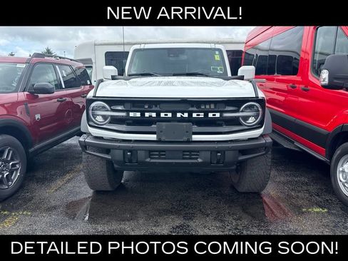 Used 2023 Ford Bronco Outer Banks w/ Sasquatch Package AWD/4WD image 2