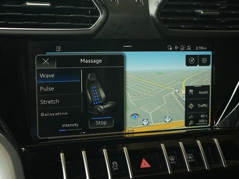 Used 2020 Lamborghini Urus image 21