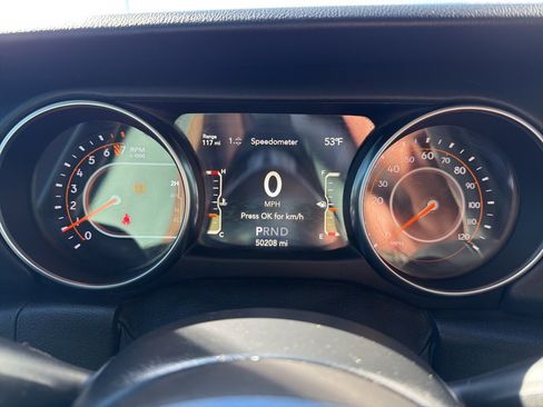 Used 2020 Jeep Gladiator Overland image 18