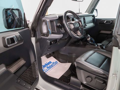 Used 2023 Ford Bronco Black Diamond AWD/4WD image 3
