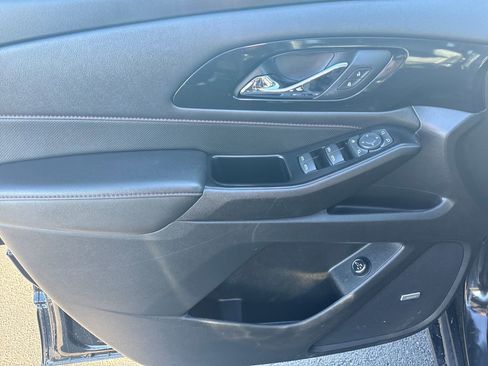 Used 2022 Chevrolet Traverse RS w/ LPO, Floor Liner Package image 18