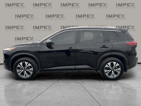 Used 2023 Nissan Rogue SV w/ SV Premium Package image 2