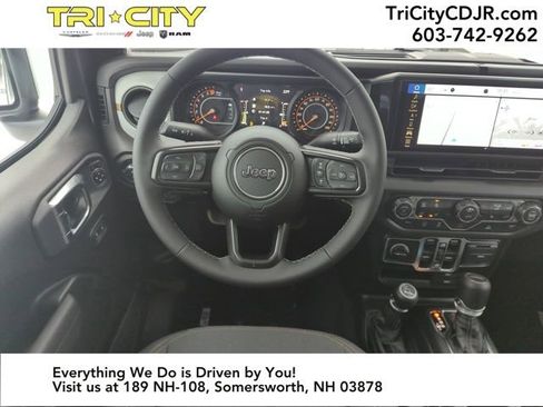 New 2026 Jeep Gladiator Sport image 13