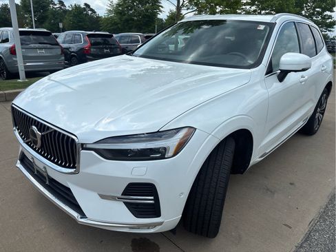Used 2023 Volvo XC60 B5 Plus w/ Climate Package AWD/4WD image 4