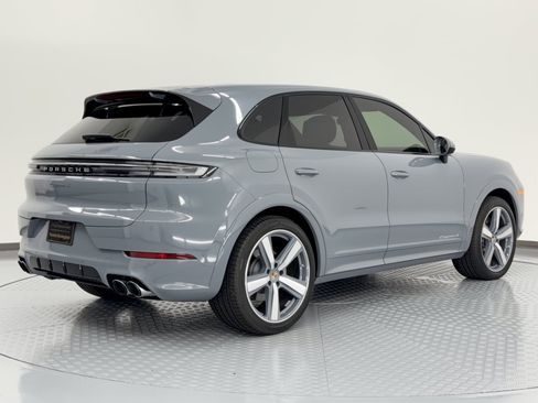 Certified 2025 Porsche Cayenne S AWD/4WD image 9