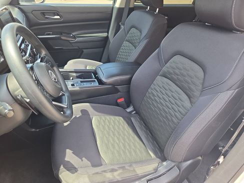 Used 2022 Nissan Pathfinder S FWD image 10