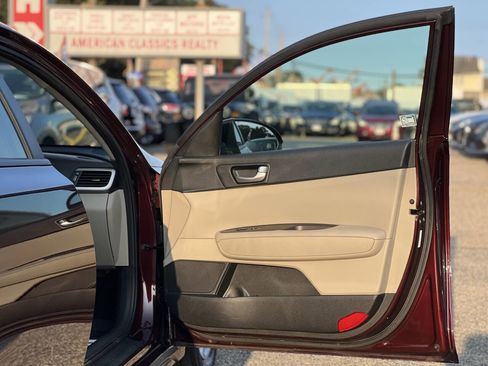 Used 2016 Kia Optima LX image 11