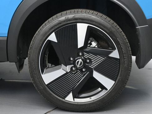 Used 2025 Nissan Kicks SR w/ Illumination Package FWD image 18