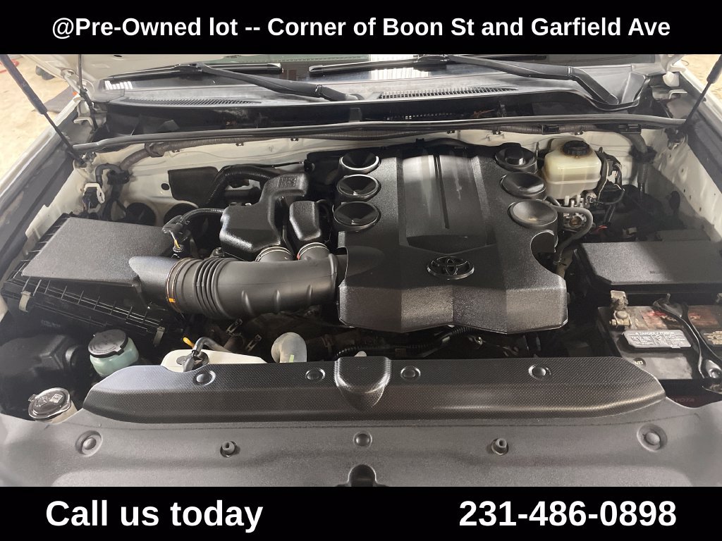 Used 2016 Toyota 4Runner Limited AWD/4WD image 18