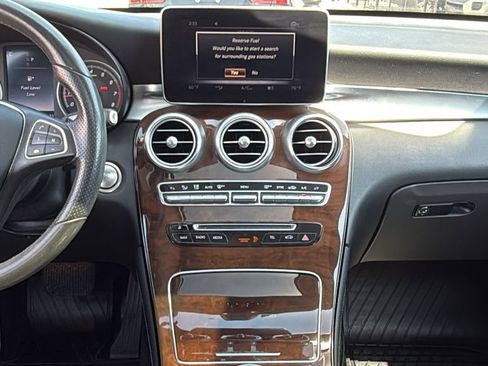 Used 2017 Mercedes-Benz GLC 300 4MATIC Coupe image 35