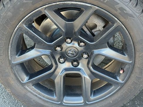 Used 2021 RAM 1500 Laramie AWD/4WD image 10