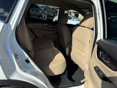 Used 2016 Nissan Rogue S w/ Appearance Package image 13