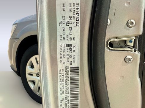 Used 2019 Dodge Journey SE w/ Connectivity Group image 18