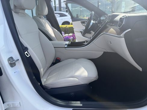 Used 2025 Mercedes-Benz C 300 Sedan image 36