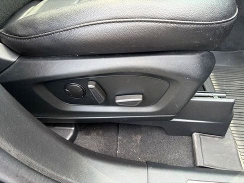 Certified 2022 Ford Explorer Limited w/ Limited Technology Package AWD/4WD image 40