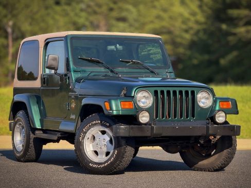 Used 2000 Jeep Wrangler Sahara AWD/4WD image 6