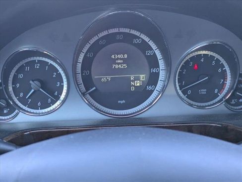 Used 2011 Mercedes-Benz E 550 4MATIC Sedan image 11