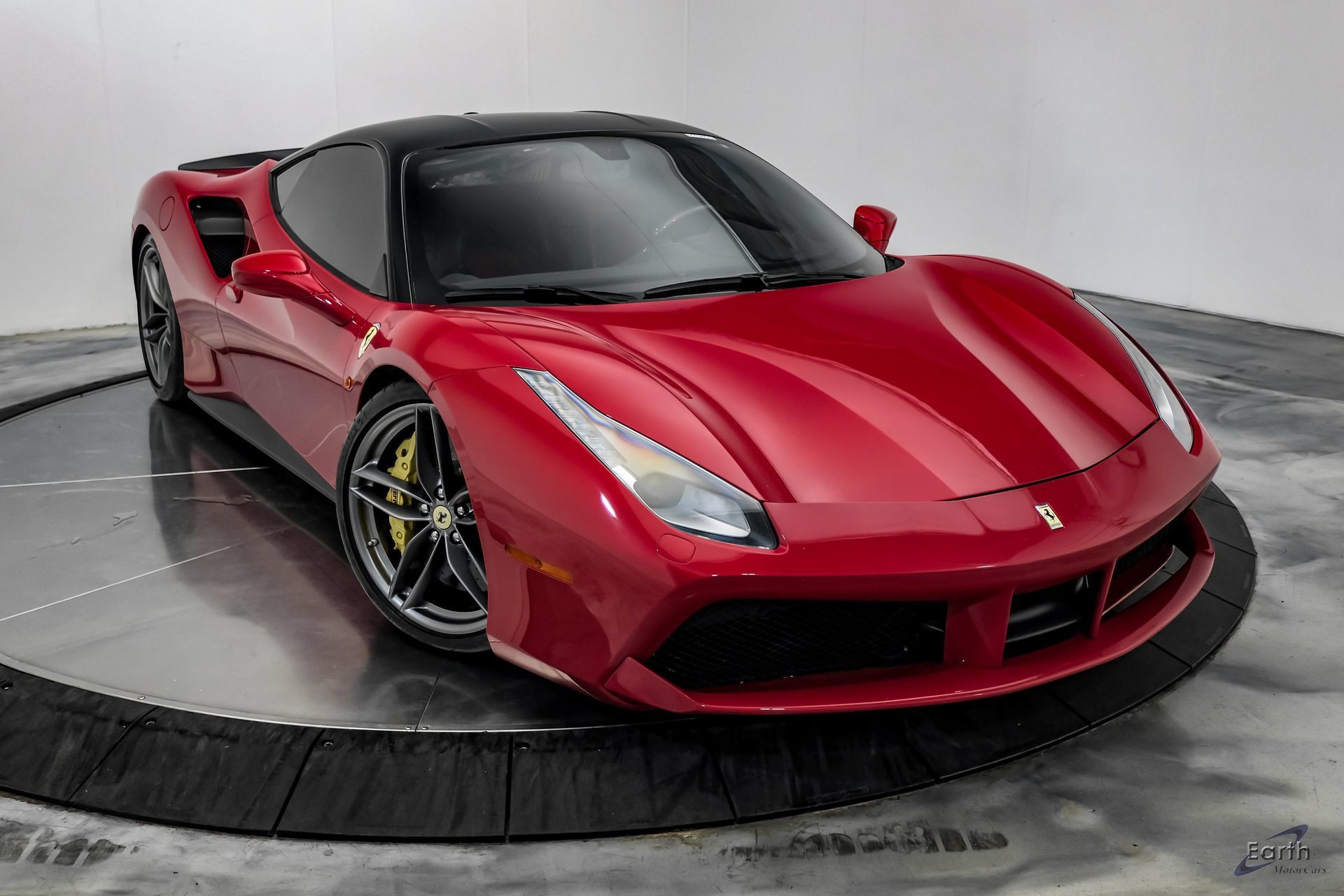 Used 2017 Ferrari 488 GTB RWD image 30