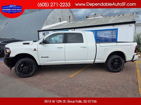 Used 2022 RAM 3500 Laramie AWD/4WD image 1