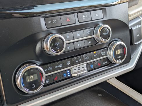 Used 2024 Ford Expedition Max Limited image 27